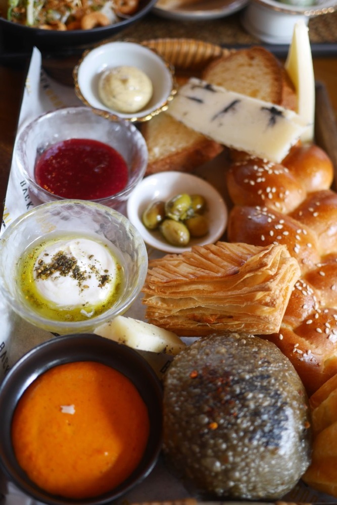 סלסלת לחמים, ניטן תאי. צילום: גיל גוטקין